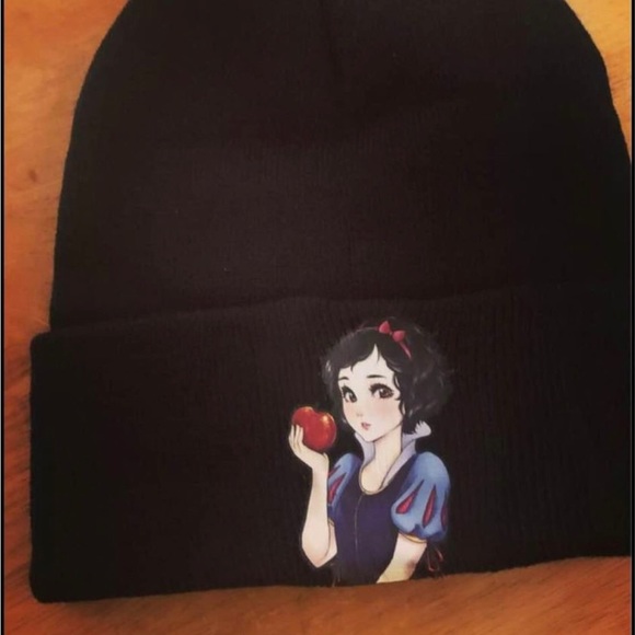 Snow White Beanie - Picture 2 of 2